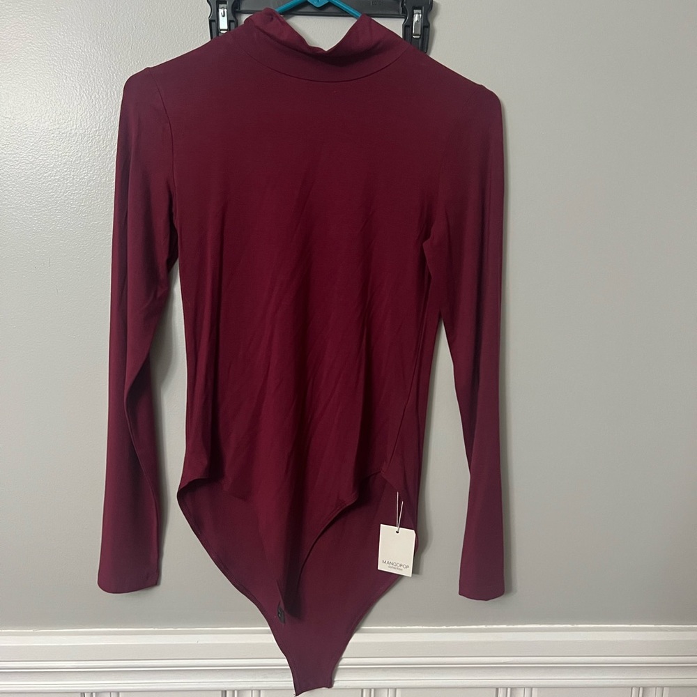 MANGOPOP mock neck bodysuit. Size medium. NWT.